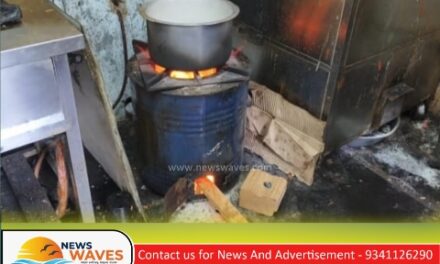 ಸೌದೆ ಒಲೆ ಹೊತ್ತಿಸಿದ ಹೋಟೆಲ್‌ಗಳು..!