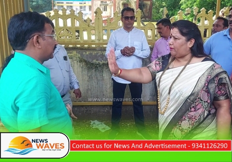 ಫುಟ್ ಪಾತ್ ಮೇಲೆ ಬಸ್ ಸ್ಟಾಪ್; ಸೈಲ್ ವಿರುದ್ಧ ರೂಪಾಲಿ ಗರಂ