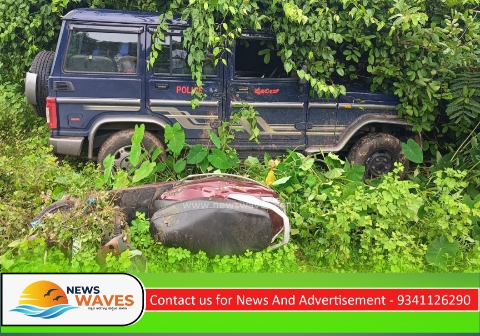ಸ್ಕೂಟಿಗೆ ಗುದ್ದಿದ ಸಚಿವರ ಬೆಂಗಾವಲು ವಾಹನ; ಸ್ಕೂಟಿ ಸವಾರ ಗಂಭೀರ