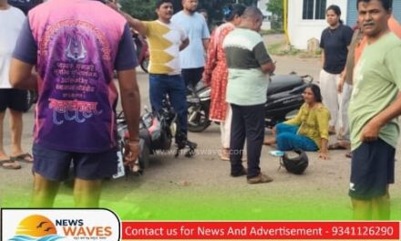 ಕಾರವಾರ | ಬೈಕ್‌-ಸ್ಕೂಟಿ ಮುಖಾಮುಖಿ ಡಿಕ್ಕಿ