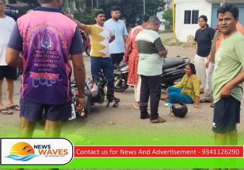 ಕಾರವಾರ | ಬೈಕ್‌-ಸ್ಕೂಟಿ ಮುಖಾಮುಖಿ ಡಿಕ್ಕಿ